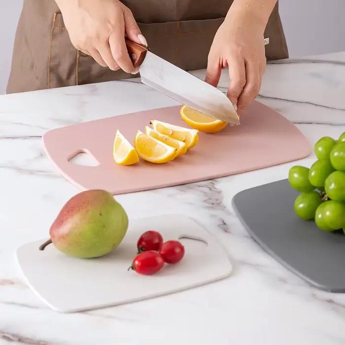 Planche à découper en plastique rose multifonctionnelle pour préparation de repas pour bébés et fruits ménagers haute valeur esthétique