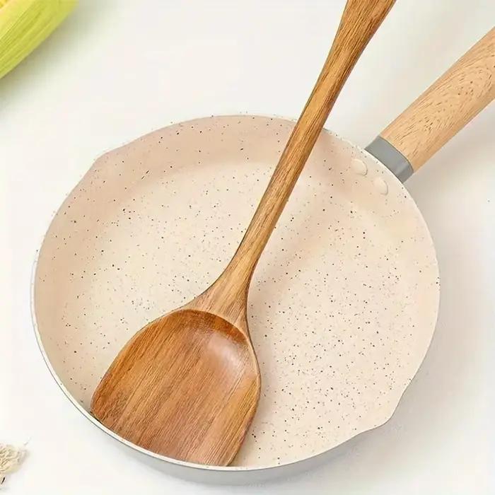 Spatule en bois pour la maison
