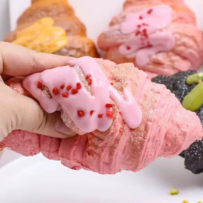 Modèle de croissant simulé à levée lente, en pâte feuilletée, souple à presser, accessoire de photographie alimentaire, ornement pour vitrine de café