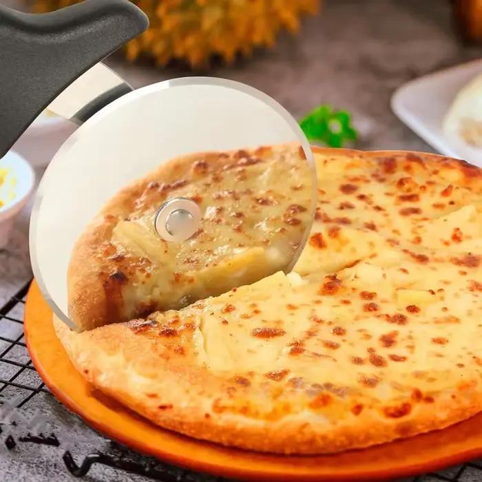 Nouveau Coupe-Pizza accessoires de cuisine en acier inoxydable coupe-rouleau à pâtisserie couteau à Pizza biscuit gâteau rouleau roue ciseaux coupe