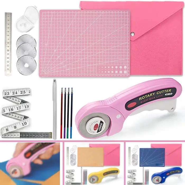 Ensemble de 7 couteaux rotatifs de 45 mm [Ruban à mesurer + Couteau à roulettes de 45 mm + Porte-stylo et recharge + Règle en acier de 15 mm + Tapis de découpe A4 + Lames de rechange + Sac de rangemen