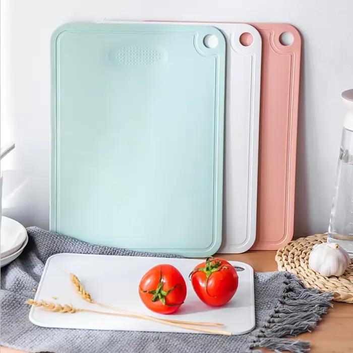 Planche à découper de cuisine multifonctionnelle, deux côtés carrés en plastique pour le ménage pique-nique