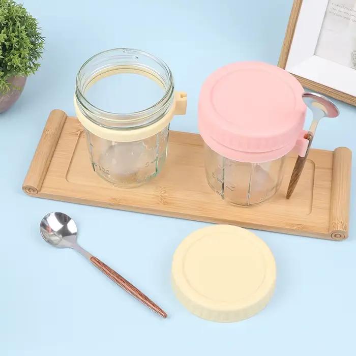 Tasse de petit-déjeuner portable avec couvercle en plastique et cuillère