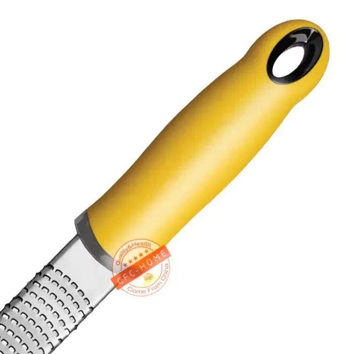 Râpe à fromage polyvalente et zesteur d'agrumes pour parmesan