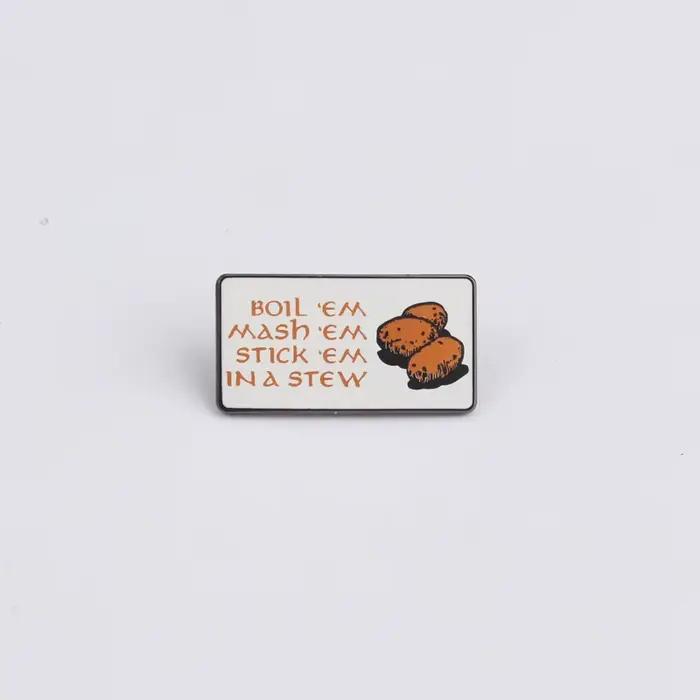 Broche purée de pommes de terre et mijotée Le Seigneur des Anneaux, accessoire de badge drôle.