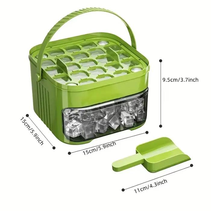 Pressez le moule à glaçons pour créer une boîte à glaçons faite maison en forme de glaçon pour les réfrigérateurs domestiques. Démoulage facile