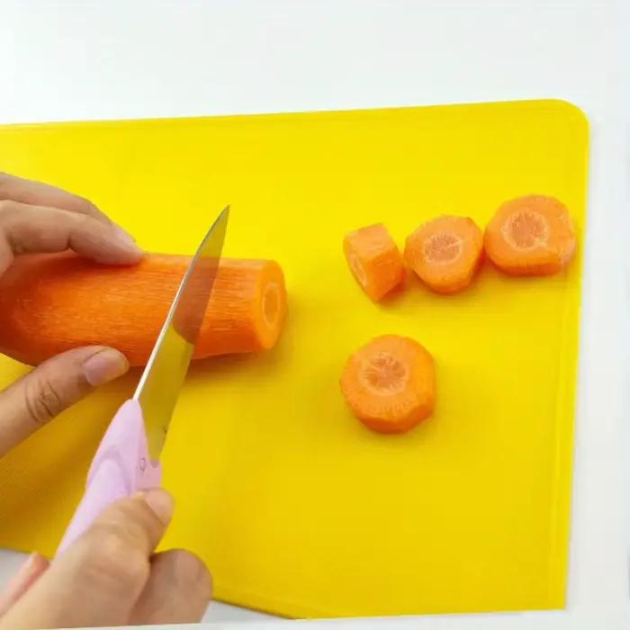 Planche à découper en plastique colorée pour fruits et légumes blocs de hachage modernes pour cuisine et préparation alimentaire occassions spéciales et cadeaux