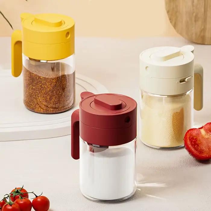Récipient à sel scellé 2 en 1, conception de verrouillage résistante à l'humidité, bouteille à épices en verre, cuillère séparée, bouteille de tri des épices anti-poussière