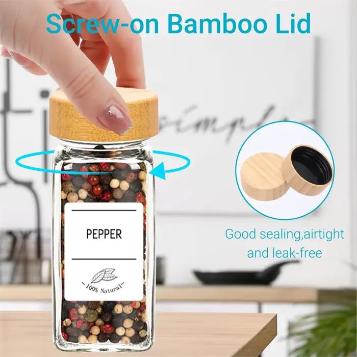 Pots à épices en verre avec couvercles en bambou ou métal minimalistes et étiquettes autocollantes pour une organisation élégante et pratique de vos épices à la maison
