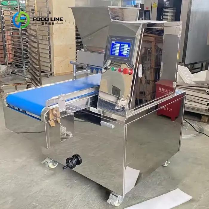 Machine automatique de distribution de pâte à brownie personnalisée et efficace, machine à cupcakes, machine de portionnement de muffins pour boulangerie et usine de desserts