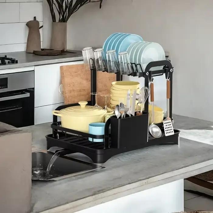 Égouttoir à vaisselle de cuisine avec panier de drainage et plateau de séchage