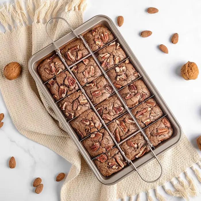 Moule à brownies à 18 cavités avec séparateurs amovibles