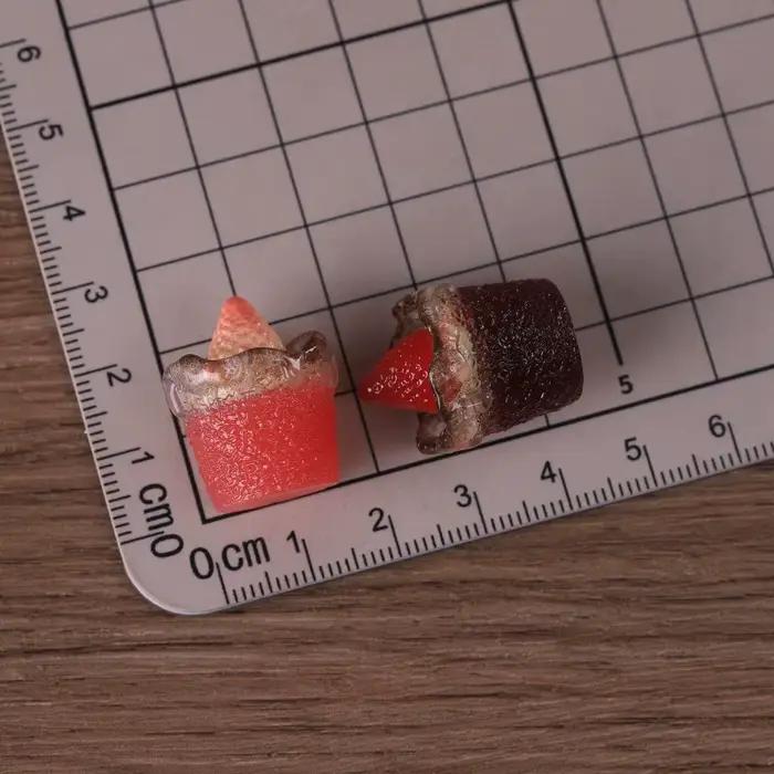 Lot de 5 mini-coupes de dessert croustillantes fraise Kawaii, accessoires DIY pour bijoux, artisanat miniature, décoration de maison de poupée, vente en gros