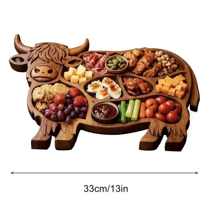 Planche à charcuterie en bois naturel motif vache des Highlands plateau rustique pour service de fromage fruit et amuse-gueules occasions spéciales et quotidienne