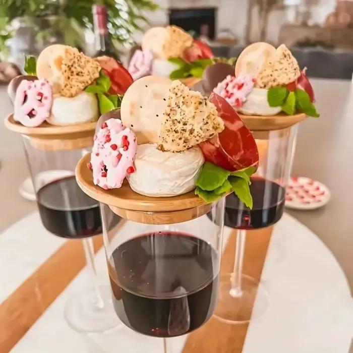 Ensemble de planches de charcuterie en bambou avec assiettes d'apéritif et sous-verres en verre à vin pour fêtes et réceptions familiales