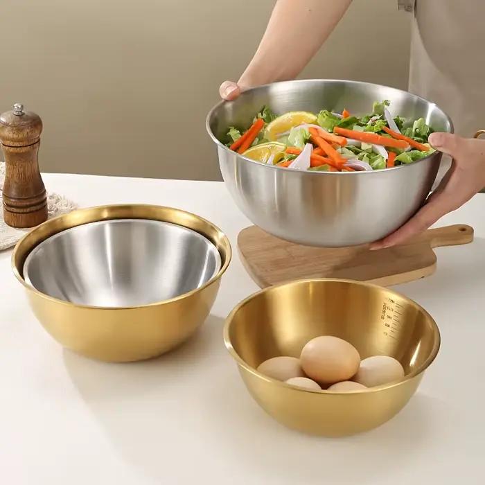 3 pièces Un ensemble de trois bols en acier inoxydable pour mélanger, pétrir la pâte et servir des salades, adapté à une cuisine.