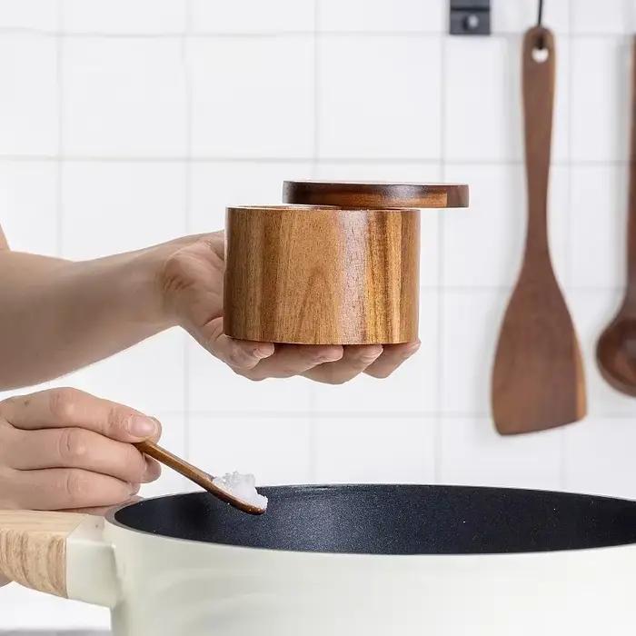 Pot d'assaisonnement en bois, salière à poivre, boîte d'assaisonnement de grande capacité avec cuillère, couvercle rotatif magnétique, rangement de cuisine