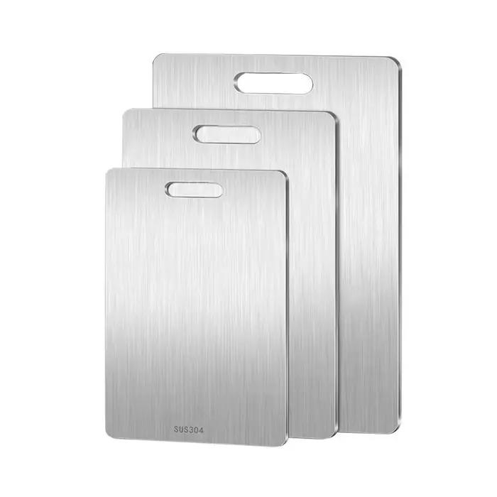 Planche à Découper en Titane pour Cuisine Planche en Acier Inoxydable 304 Épaissie Double Face De Qualité Alimentaire Portable pour Fruits et ViandePlanche de découpe épaisse Planche à découper en tit