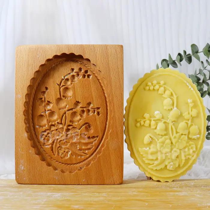 Moules à Biscuits en Bois avec Motif Muguet