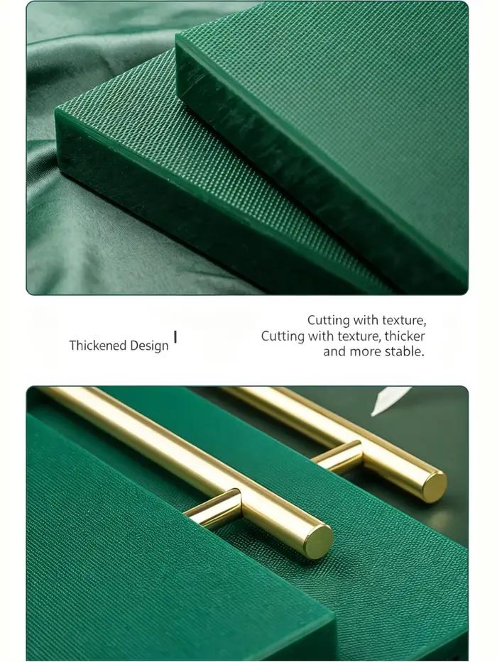 Planche à découper en PE vert nordique avec poignée dorée