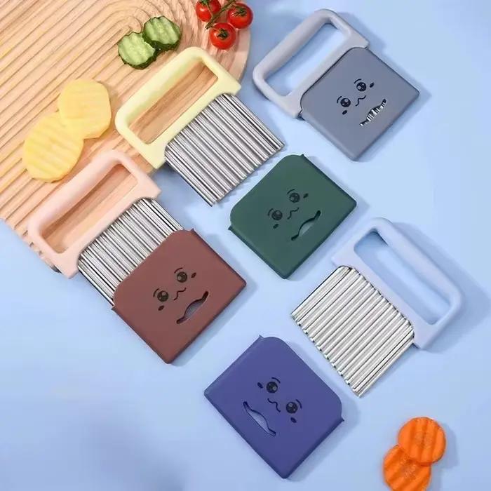 Trancheuse de pommes de terre en forme d'onde en acier inoxydable pour cuisine artisanale et présentations créatives de fruits et légumes diverses occasions