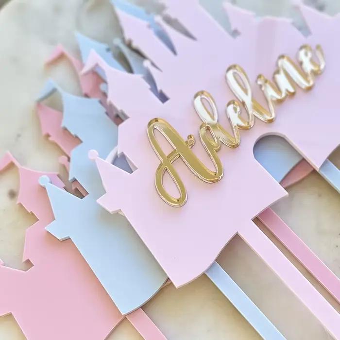 Décorations de gâteaux personnalisées en acrylique | Décorations de gâteau personnalisées en forme de château de princesse | Inserts en acrylique pour gâteaux | Plusieurs options de couleurs