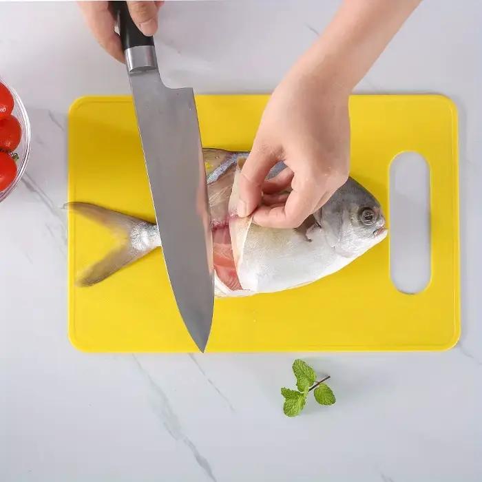 Planche à découper en plastique colorée pour fruits et légumes blocs de hachage modernes pour cuisine et préparation alimentaire occassions spéciales et cadeaux