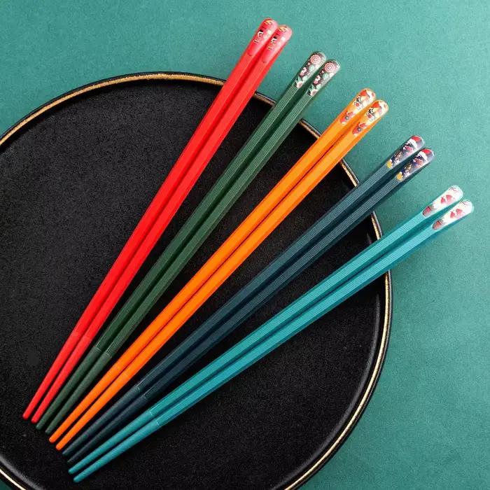 Baguettes de Style japonais, bâtonnets à Sushi, ustensiles de restauration, vaisselle pratique, baguettes de ménage, Gadget de cuisine