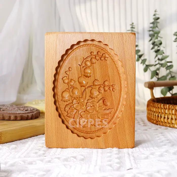Moules à Biscuits en Bois avec Motif Muguet