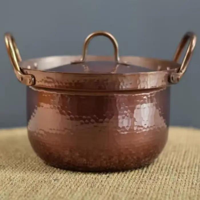 Marmite en cuivre fabriquée à la main
