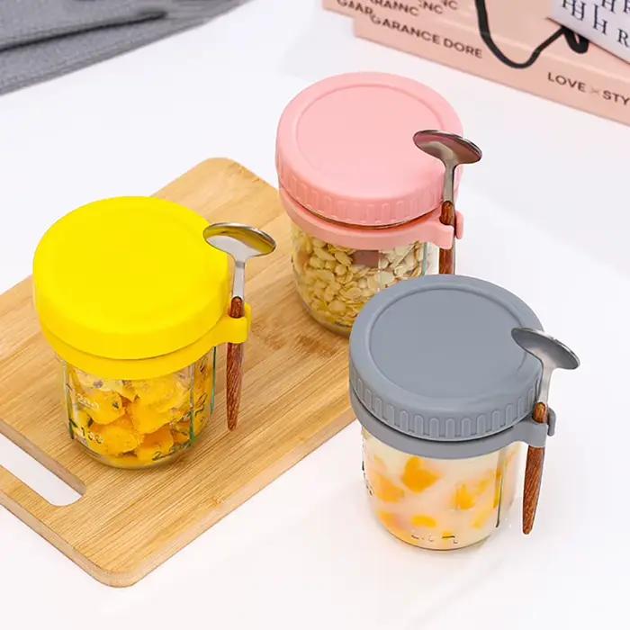 Tasse de petit-déjeuner portable avec couvercle en plastique et cuillère