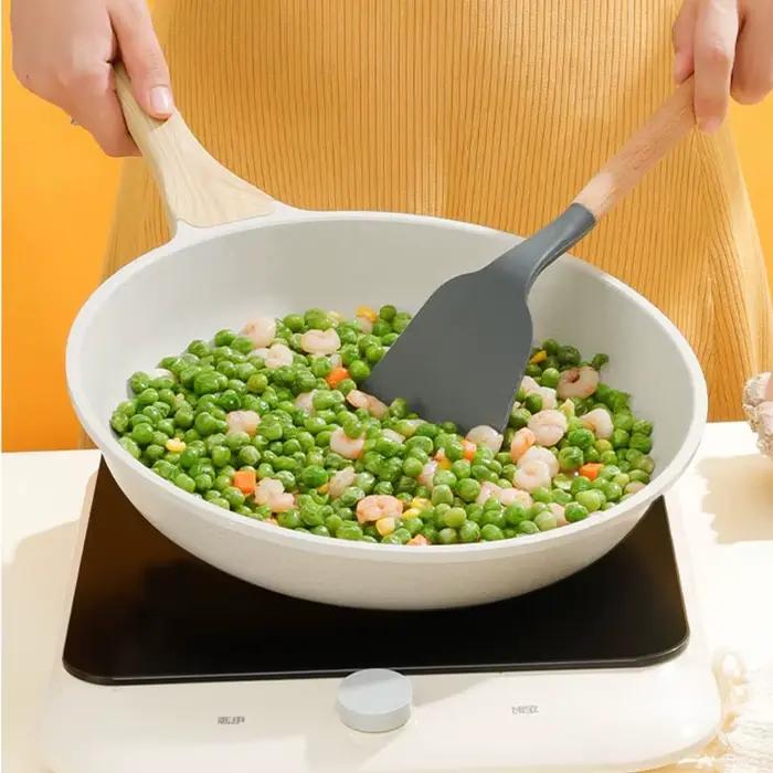 Wok antiadhésif en céramique pour steak et crêpes occasion spéciale cuisine écolo et design moderne