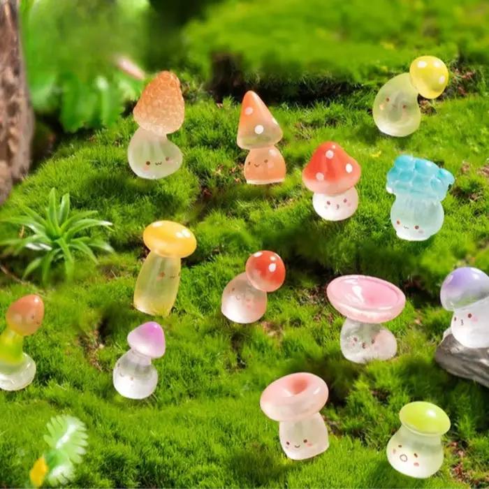 10 mini champignons lumineux de couleurs aléatoires
