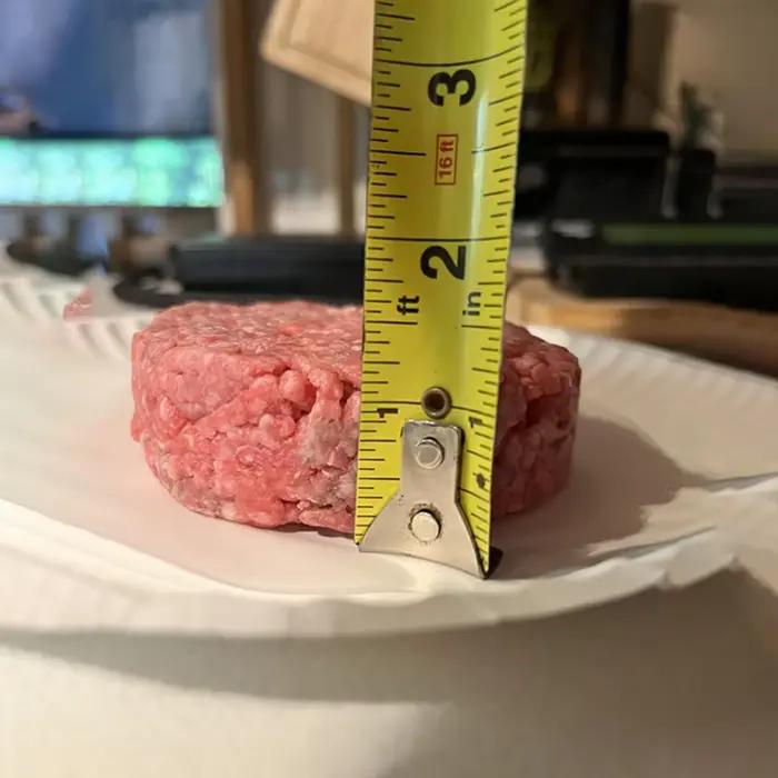 Presse à viande pour hamburger, presse à comprimés de hamburger antiadhésive trois en un, purée de viande résistante à la chaleur-facile à découper et à nettoyer-durable