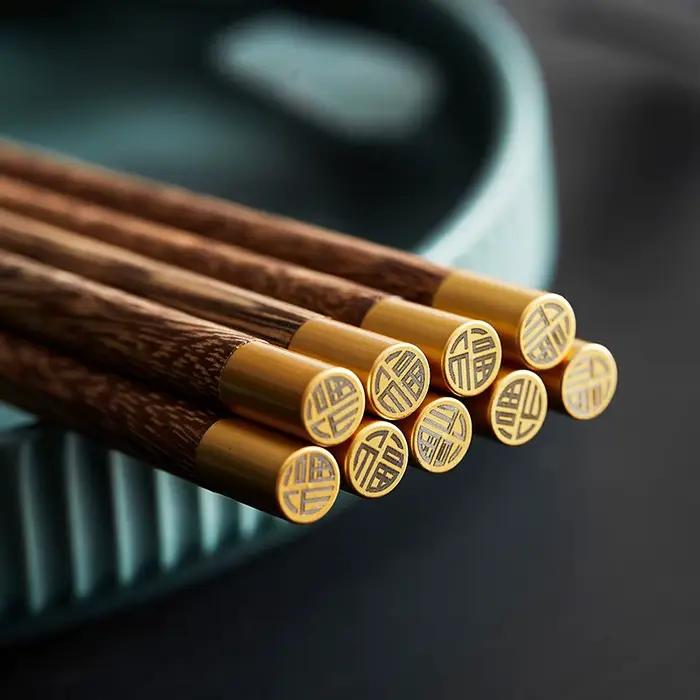 4 paires de baguettes chinoises en bois