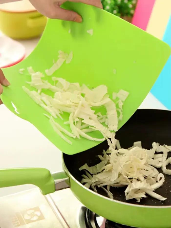 Tapis de découpe en plastique souple, tapis colorés avec icônes alimentaires, dos antidérapant, lot de 4 planches à découper pour viande et légumes