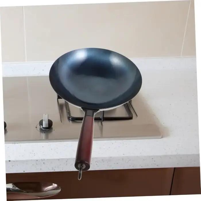 Wok en fer Pot en fer poêle domestique traditionnelle forgée à la main sans revêtement manche en bois Pot sans fer de style ancien (30 cm)