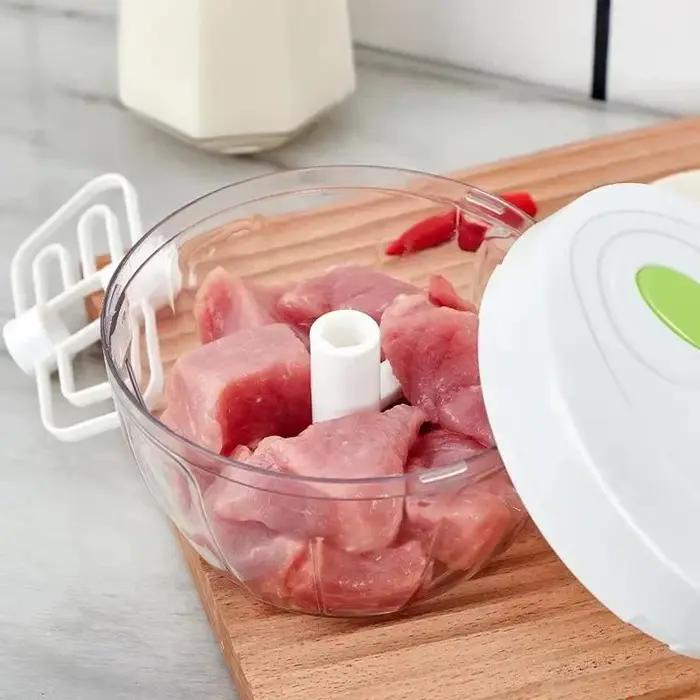 Hachoir à viande manuel en plastique gris clair pour cuisine artisanale et préparation de viandes et fruits occasions spéciales