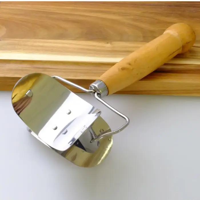 Moule de cuisine en acier inoxydable avec manche en bois