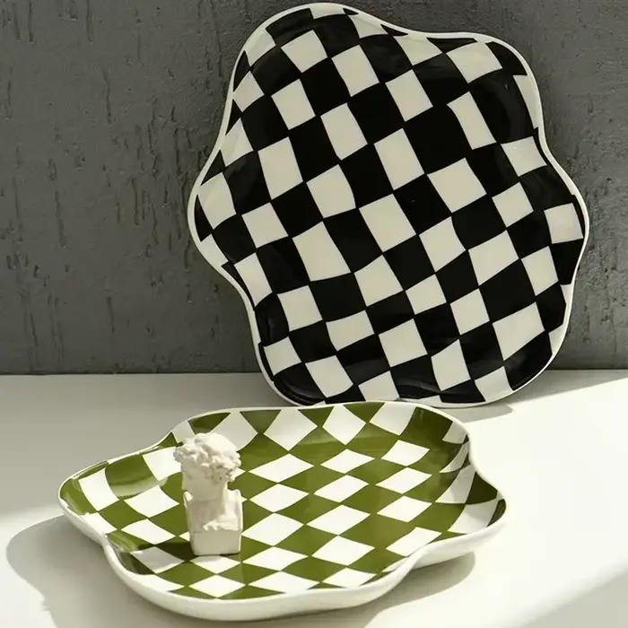 Assiette à dessert et à pâtisserie à motif nuage irrégulier, vaisselle design noir, blanc et vert à carreaux