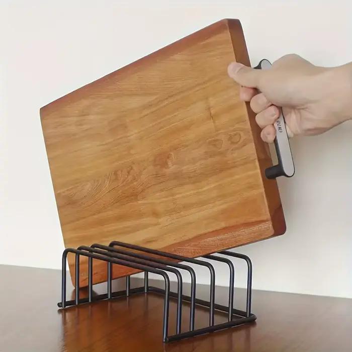 Étagère de cuisine pour planches à découper et moules à pâtisserie