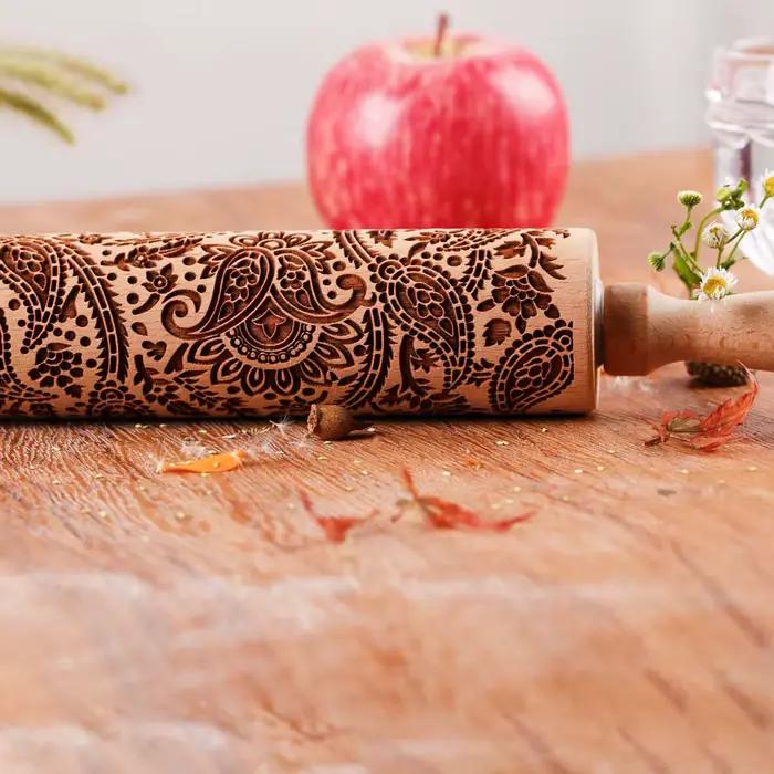 Rouleau à pâte en bois de tournesol en relief avec motif floral pour pâtisserie artisanale occasions spéciales pâtissier professionnel amateur