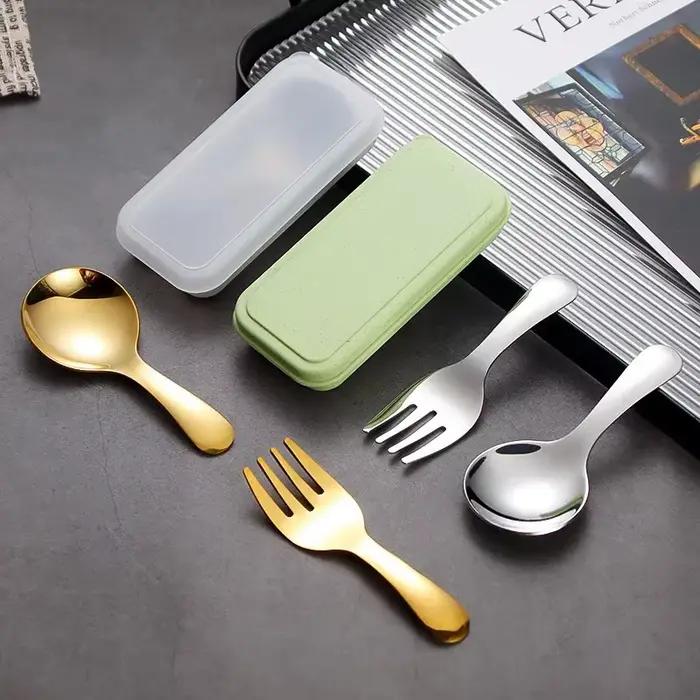 Une paire de couverts cuillère fourchette en acier inoxydable, ensemble pliable Portable Dessert Bento voyage camping en plein air inoffensif cuillère ronde à manche court