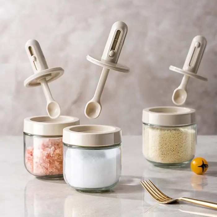 Pot à épices en verre avec cuillère