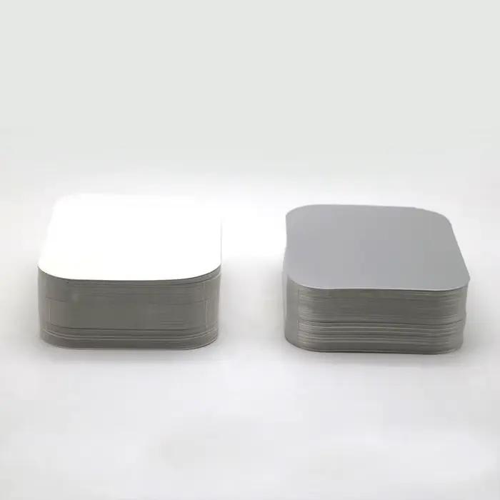 Barquette rectangulaire en aluminium de 700 ml avec couvercle en carton