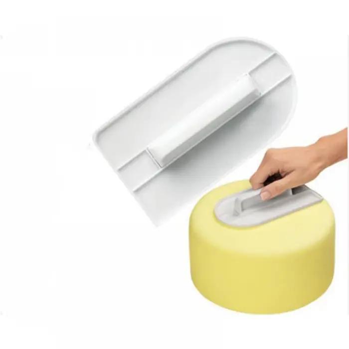 Grattoir à gâteau plus lisse
