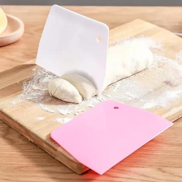 Coupe-pâte grattoir cuisson pâtisserie bricolage banc bol en plastique