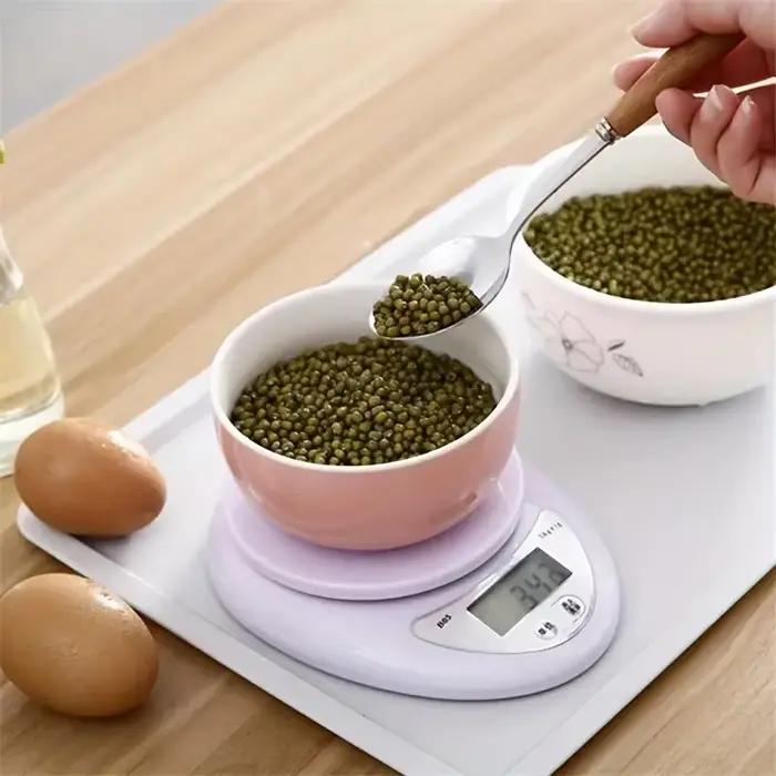Balance de cuisine avec bol