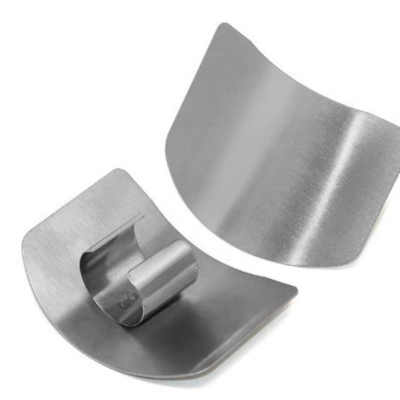 ㈅ Protège-doigts en acier inoxydable pour la cuisine – Protection sûre et durable pour couper et hac