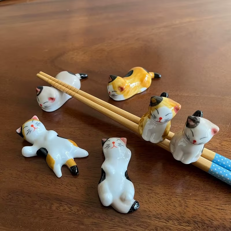 Ensemble de 6 repose-ustensiles en céramique inspiré de chat et porte-stylo de dessin animé, plateau